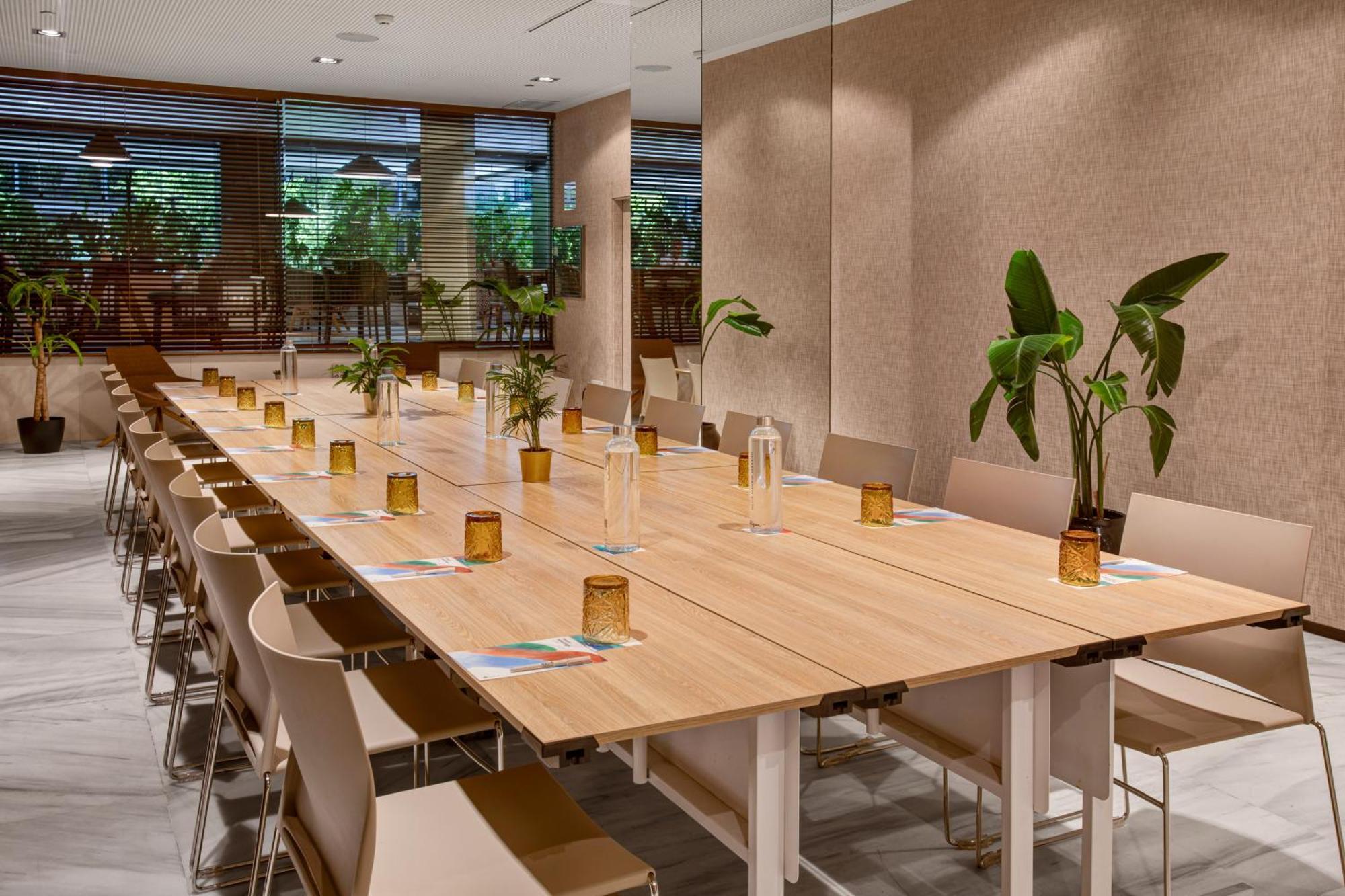 Melia Madrid Serrano Exterior photo